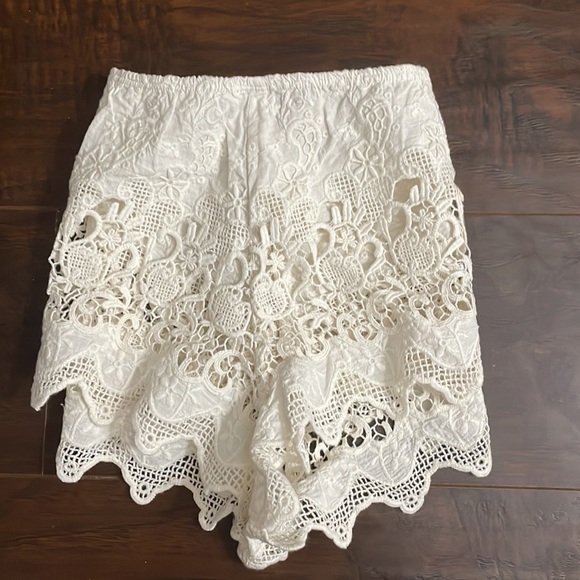 Free People ivory embroidered shorts - Picture 3 of 7